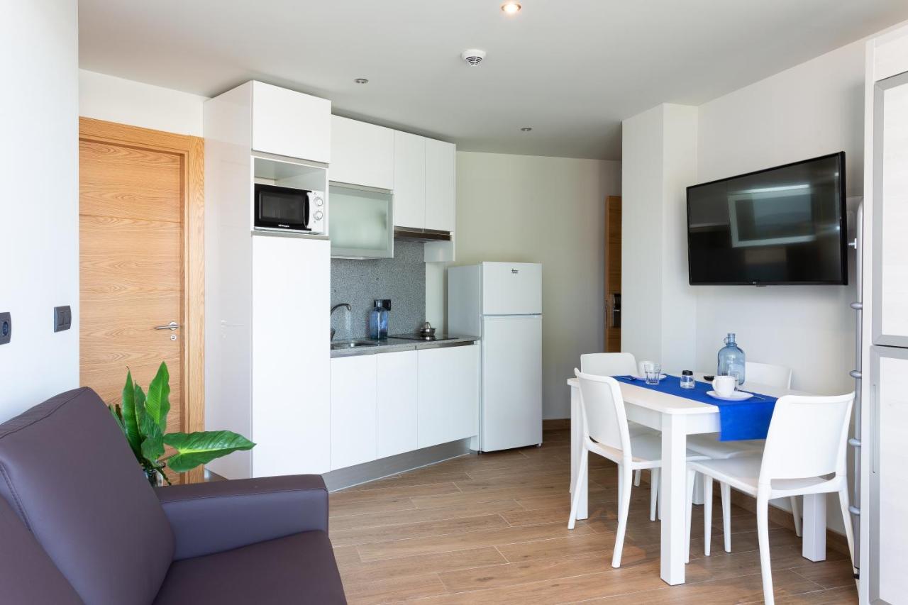 Apartamentos Playa De Los Barcos Isla Plana Dış mekan fotoğraf
