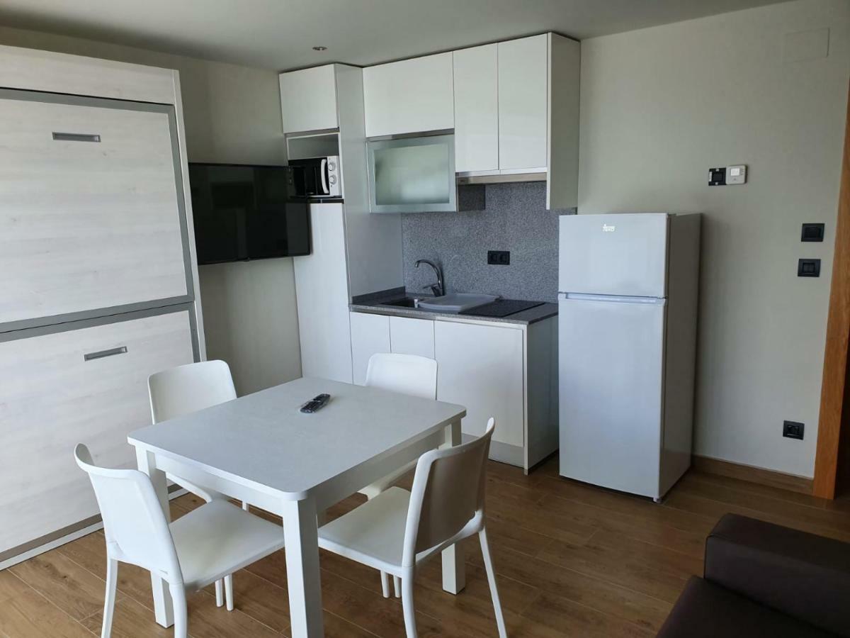 Apartamentos Playa De Los Barcos Isla Plana Dış mekan fotoğraf