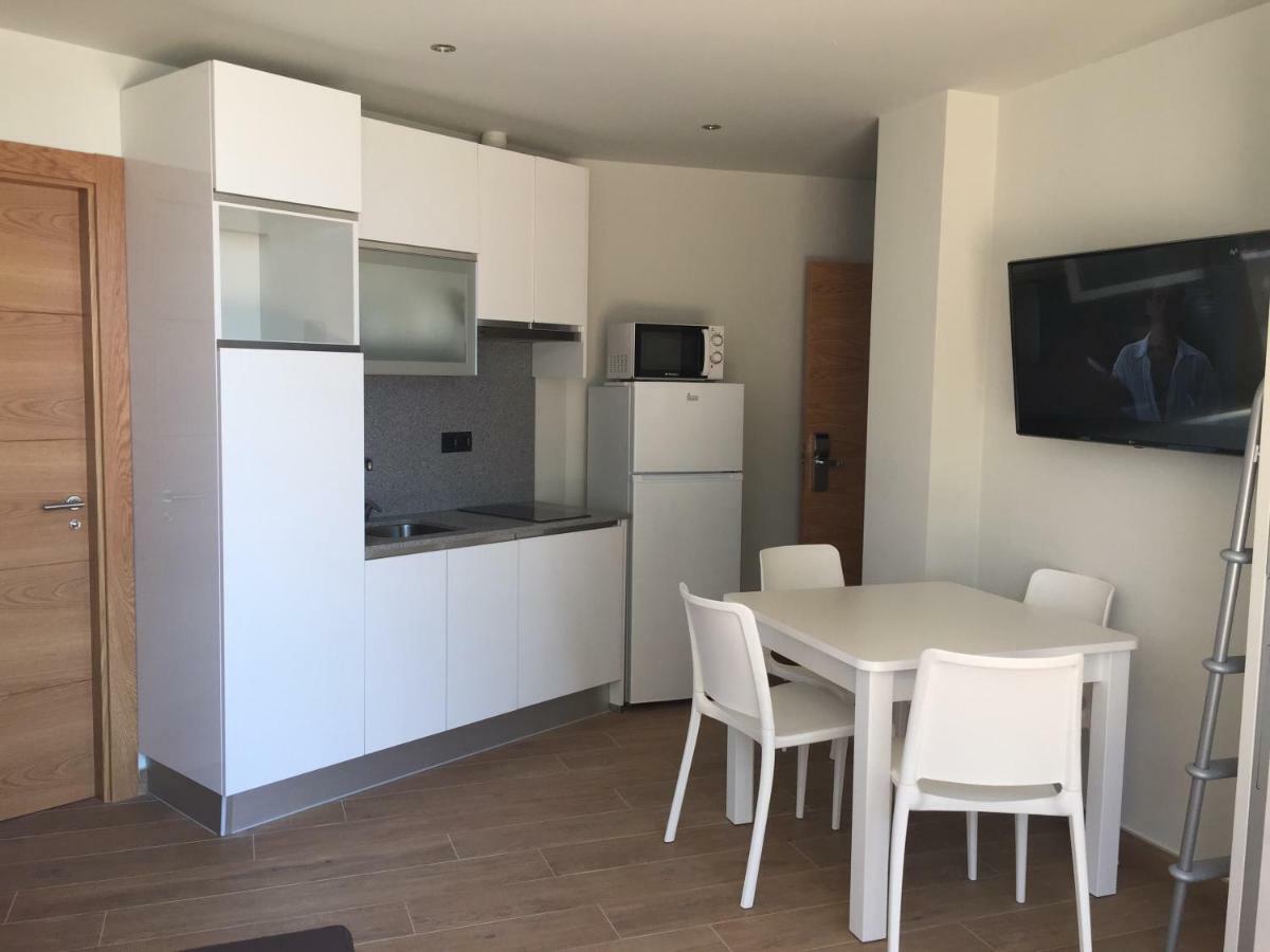 Apartamentos Playa De Los Barcos Isla Plana Dış mekan fotoğraf