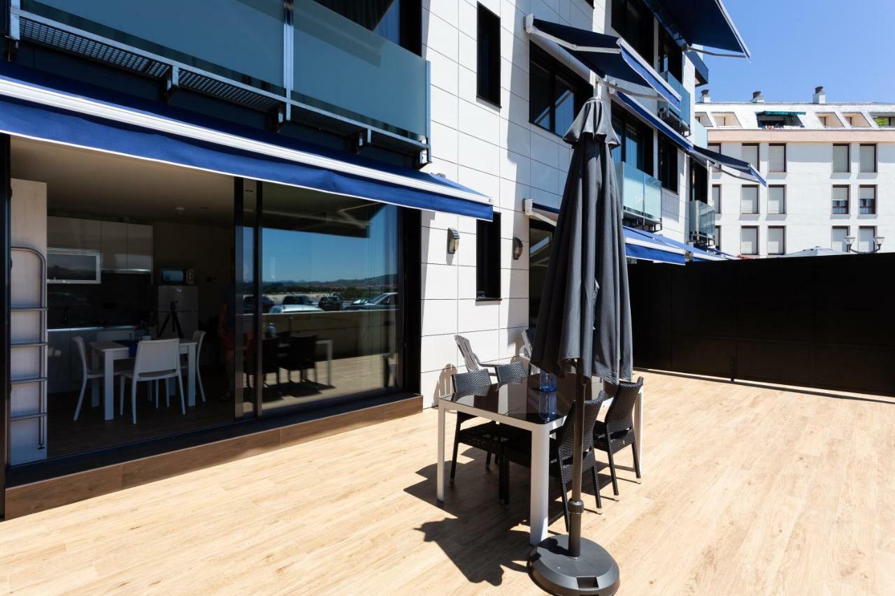 Apartamentos Playa De Los Barcos Isla Plana Dış mekan fotoğraf