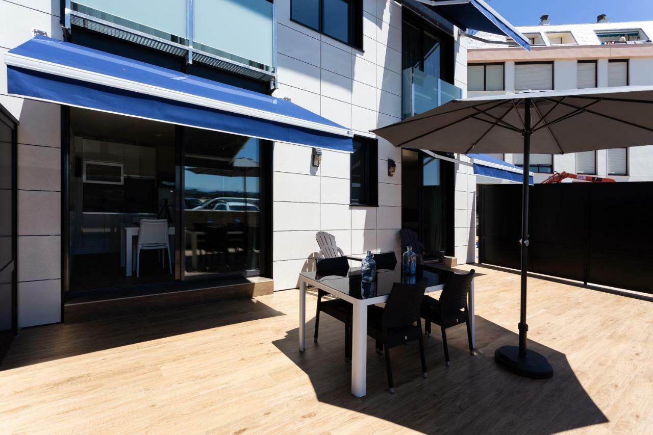 Apartamentos Playa De Los Barcos Isla Plana Dış mekan fotoğraf