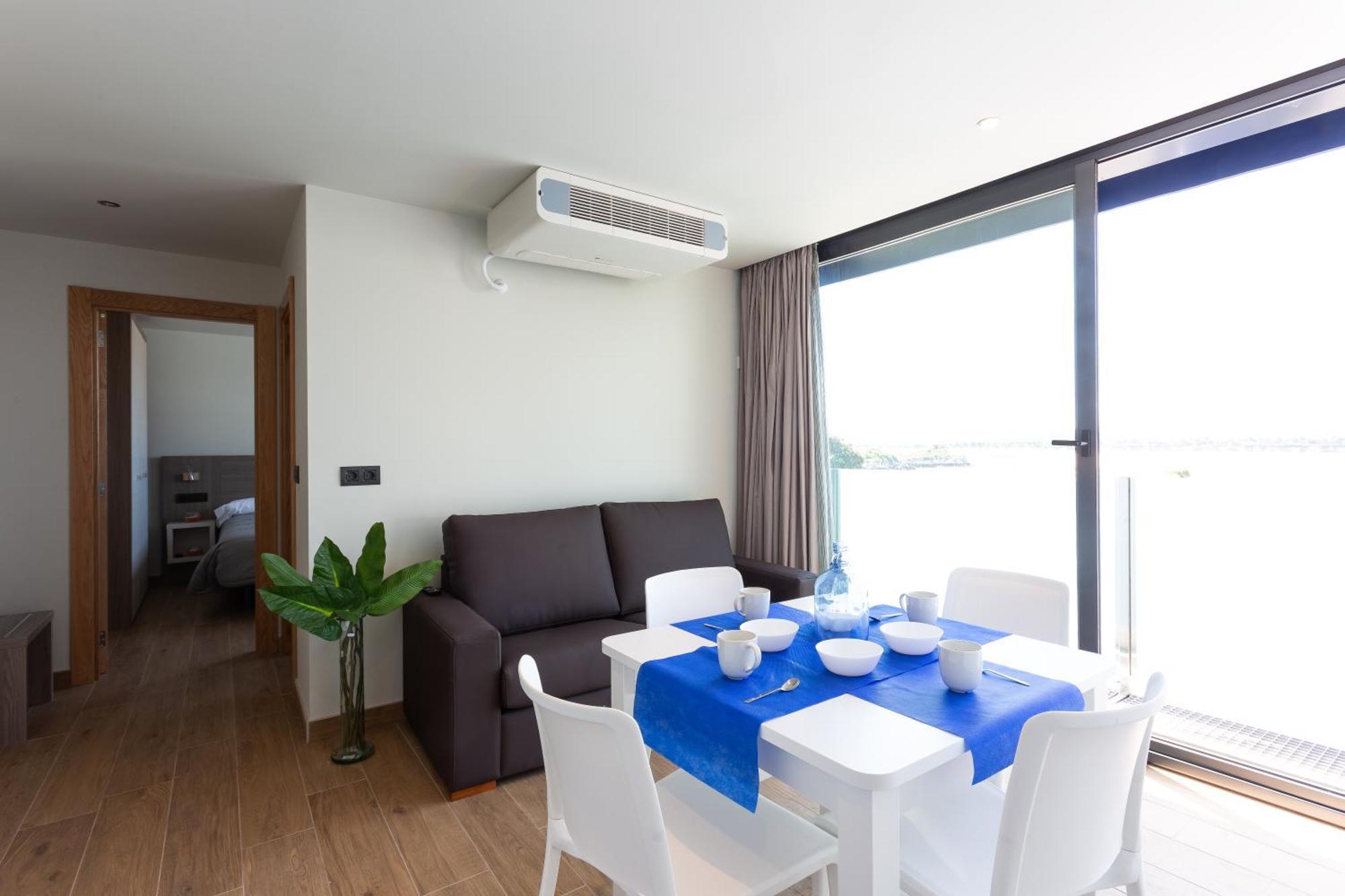 Apartamentos Playa De Los Barcos Isla Plana Dış mekan fotoğraf